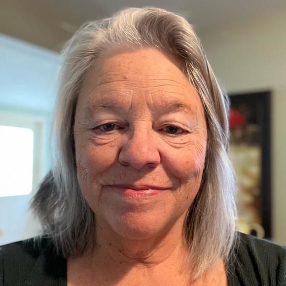 Meet your Posher, Cheryl - Picture 2 of 2